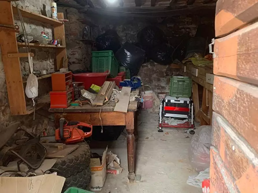 Immagine 9 di Garage in vendita  a Capannori