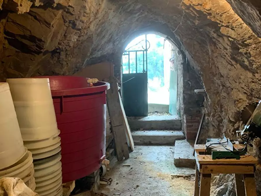 Immagine 3 di Garage in vendita  a Capannori