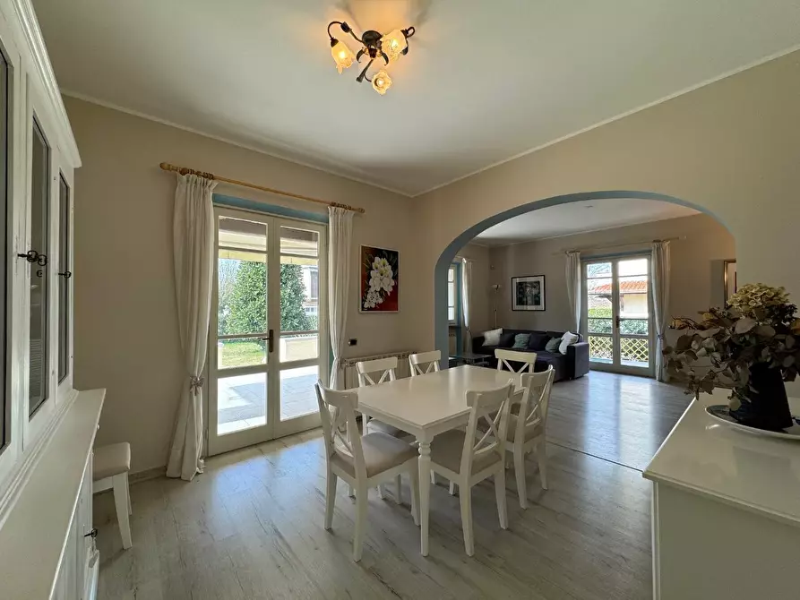 Immagine 8 di Villa in affitto  a Forte Dei Marmi