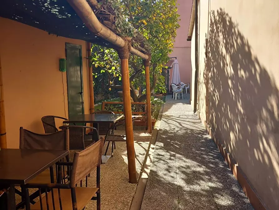 Immagine 15 di Villa in vendita  a Pisa