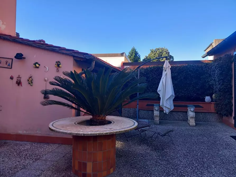 Immagine 13 di Villa in vendita  a Pisa