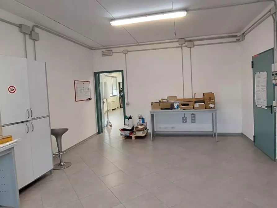 Immagine 13 di Ufficio in vendita  a Montelupo Fiorentino