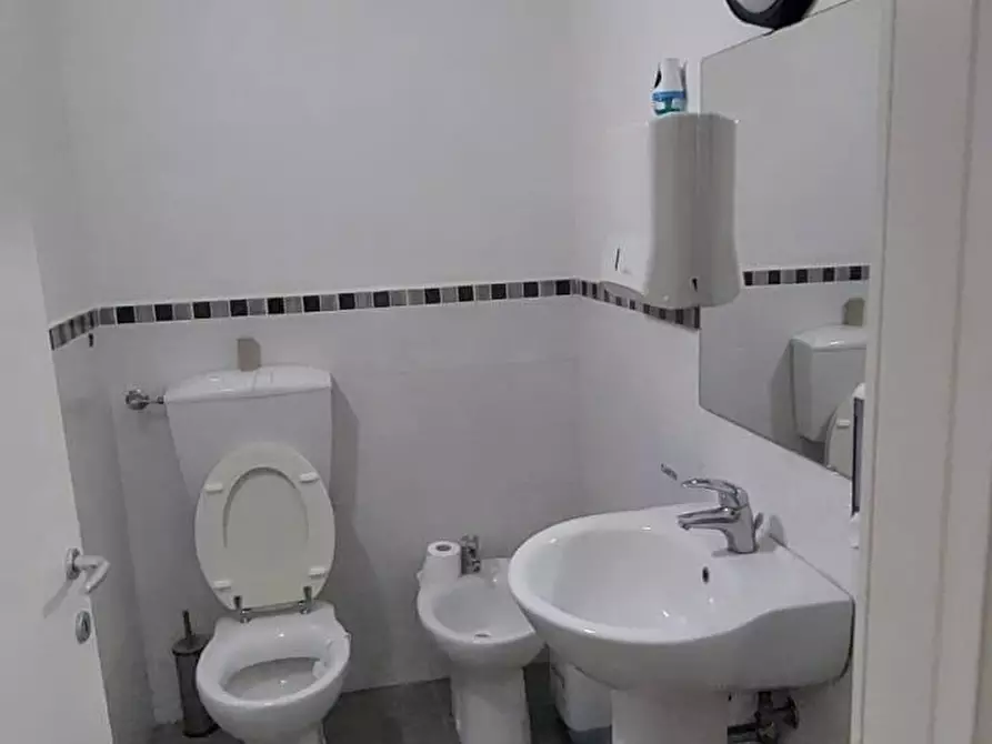 Immagine 10 di Ufficio in vendita  a Montelupo Fiorentino