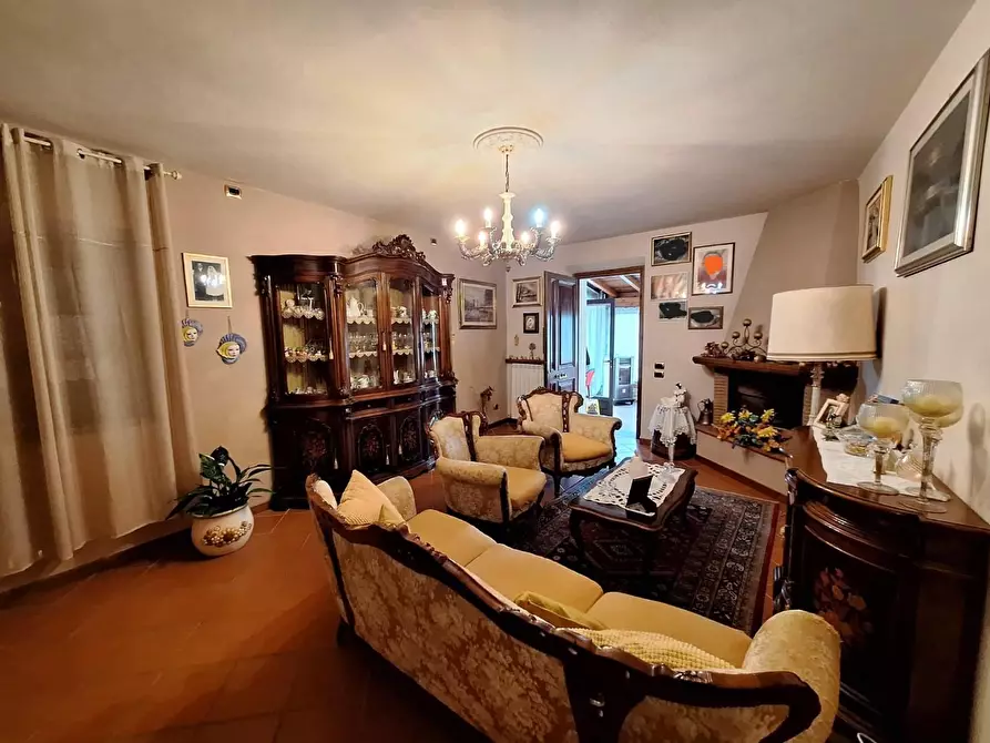 Immagine 20 di Casa colonica in vendita  a Pescaglia