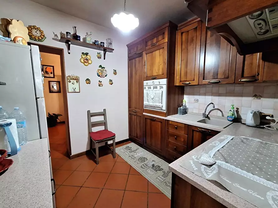 Immagine 21 di Casa colonica in vendita  a Pescaglia