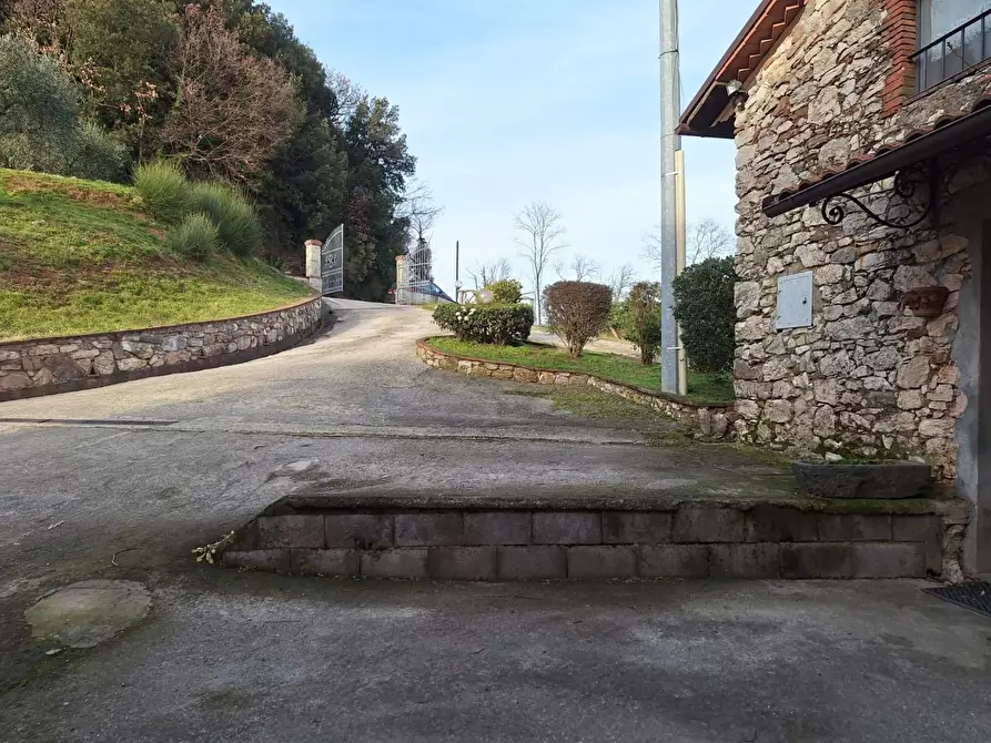 Immagine 35 di Casa colonica in vendita  a Pescaglia