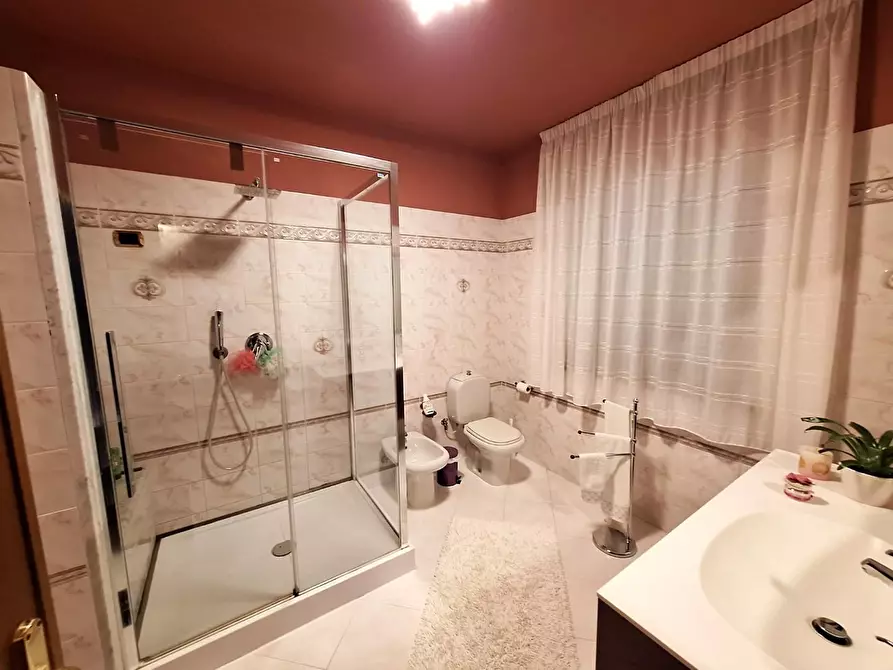 Immagine 48 di Casa colonica in vendita  a Pescaglia