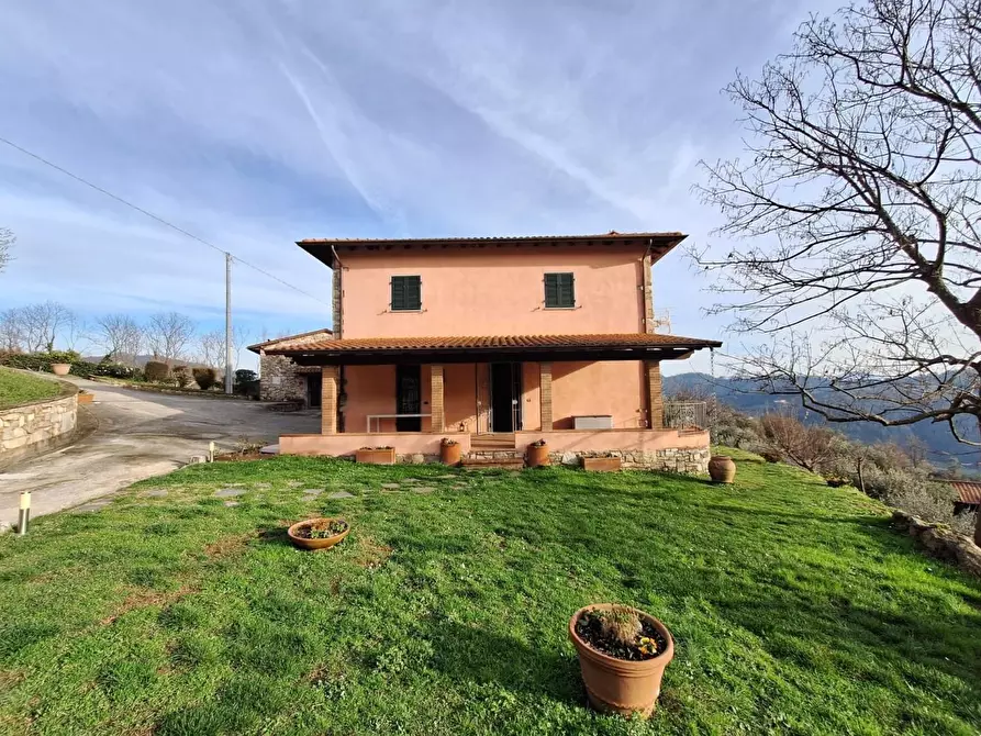 Immagine 68 di Casa colonica in vendita  a Pescaglia