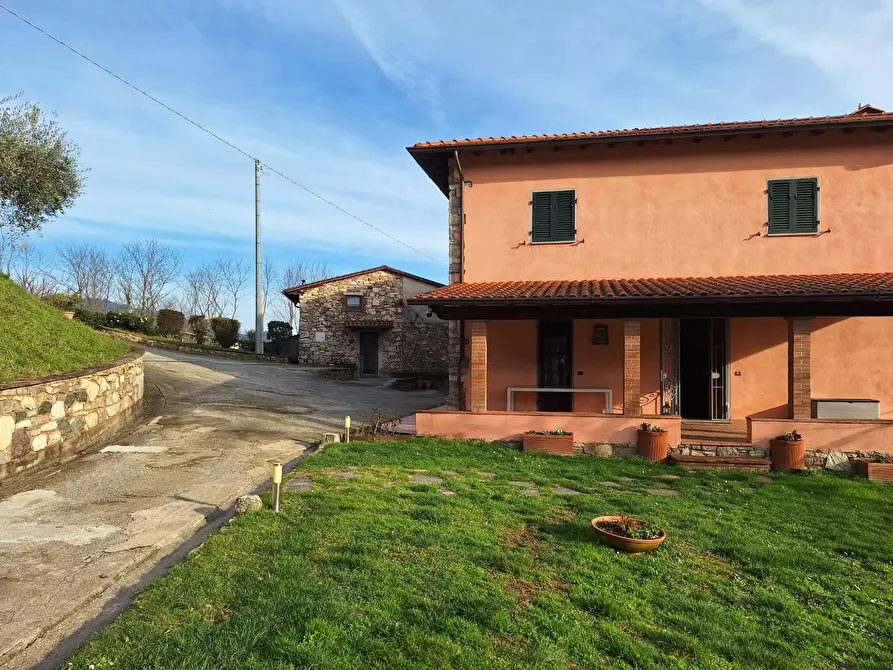 Immagine 74 di Casa colonica in vendita  a Pescaglia