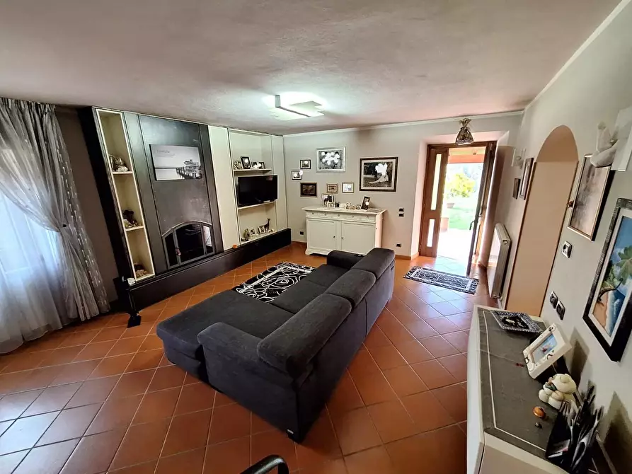 Immagine 49 di Casa colonica in vendita  a Pescaglia