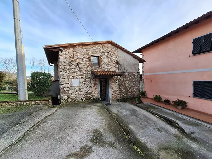 Immagine 39 di Casa colonica in vendita  a Pescaglia