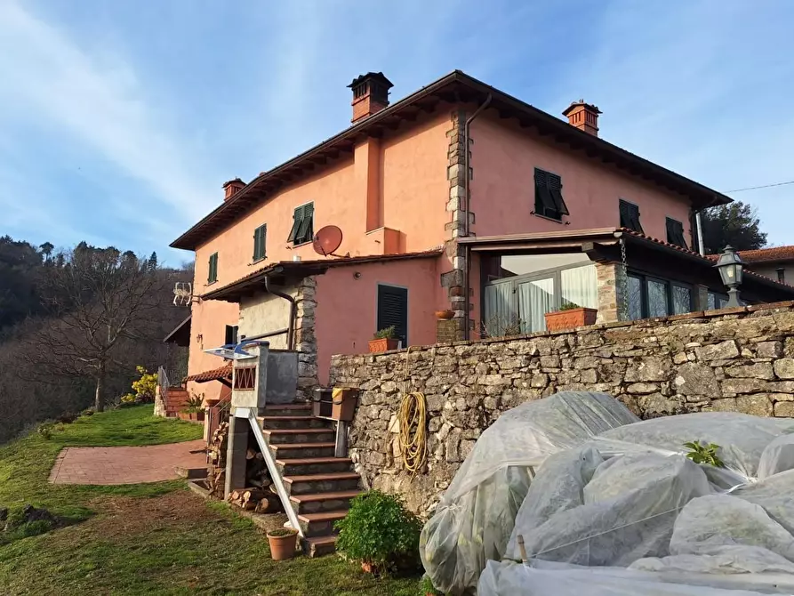 Immagine 46 di Casa colonica in vendita  a Pescaglia
