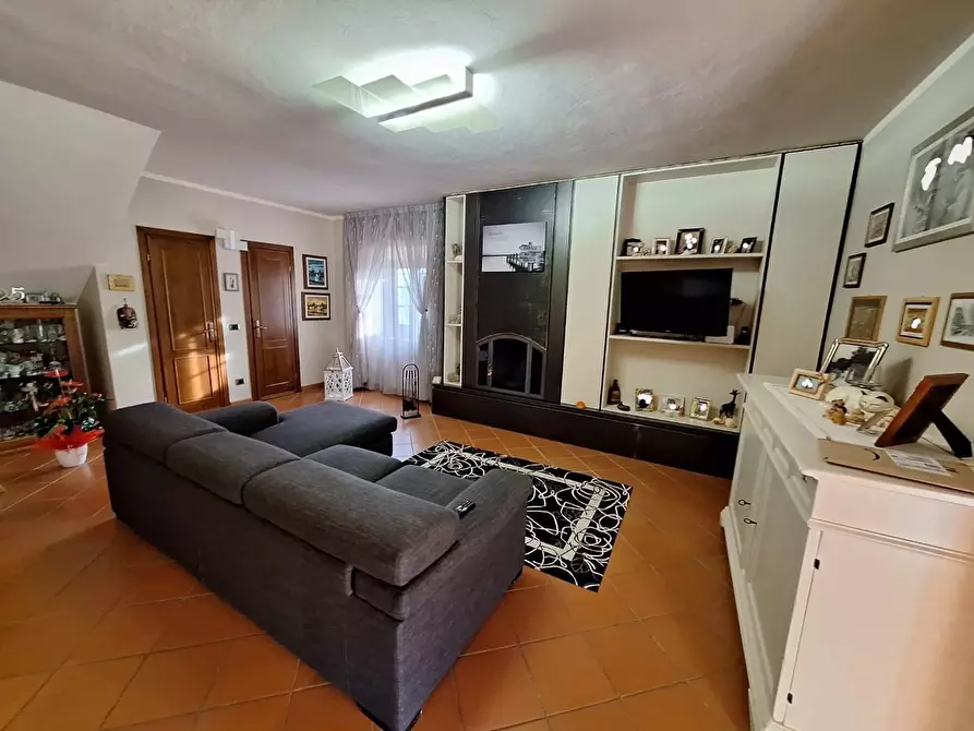 Immagine 60 di Casa colonica in vendita  a Pescaglia