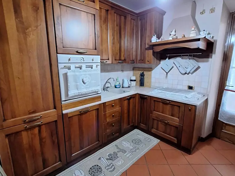 Immagine 22 di Casa colonica in vendita  a Pescaglia