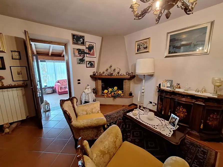 Immagine 24 di Casa colonica in vendita  a Pescaglia