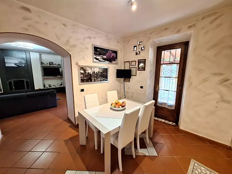 Immagine 62 di Casa colonica in vendita  a Pescaglia