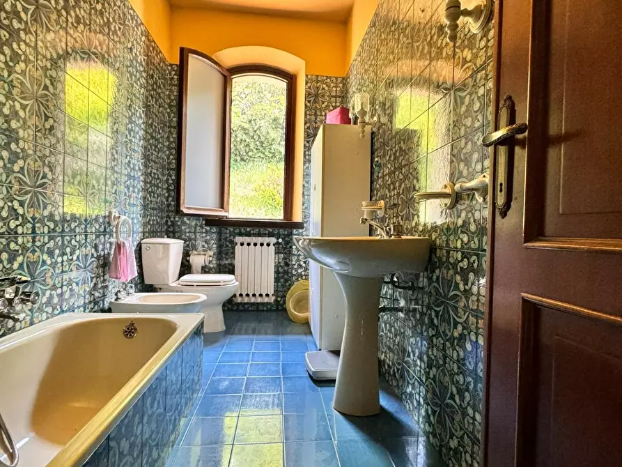 Immagine 21 di Casa bifamiliare in vendita  a Carrara