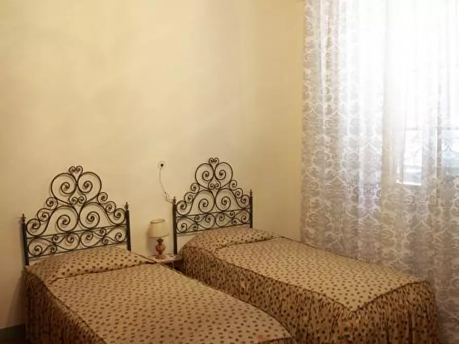 Immagine 11 di Villa in vendita  a Cascina