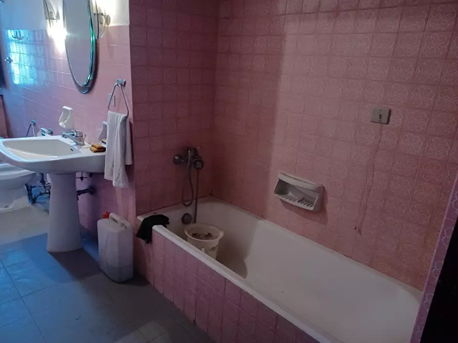 Immagine 35 di Appartamento in vendita  a Colle Di Val D'elsa