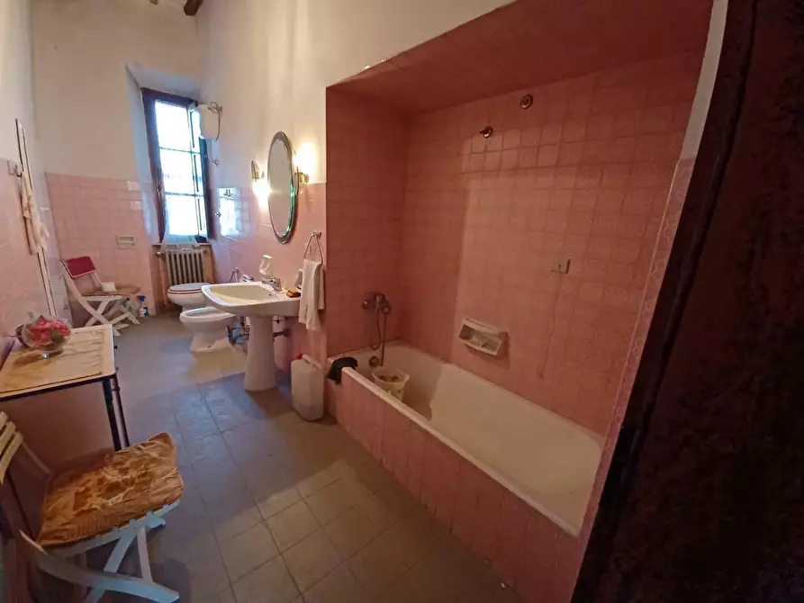 Immagine 36 di Appartamento in vendita  a Colle Di Val D'elsa