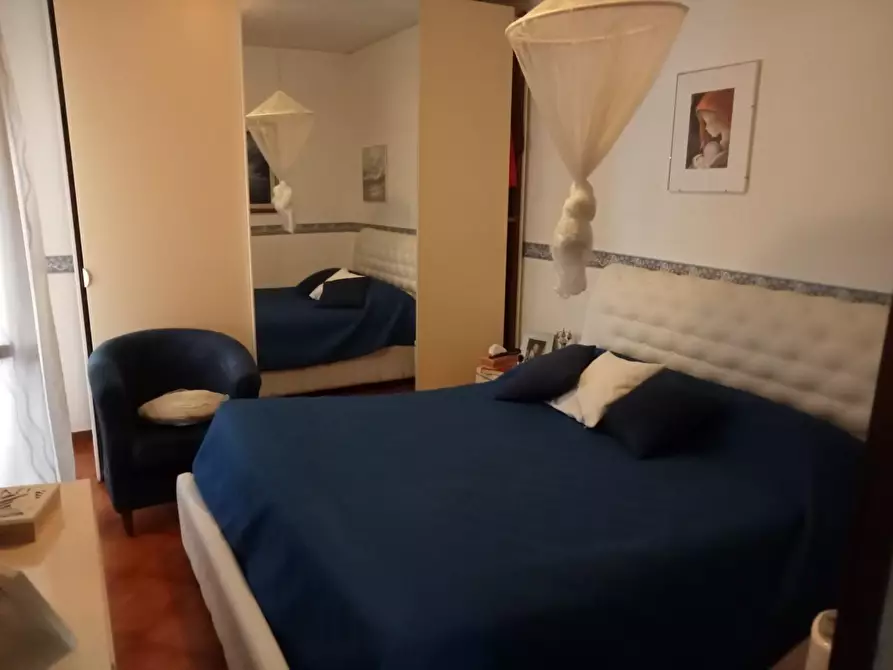 Immagine 8 di Appartamento in vendita  a Lerici