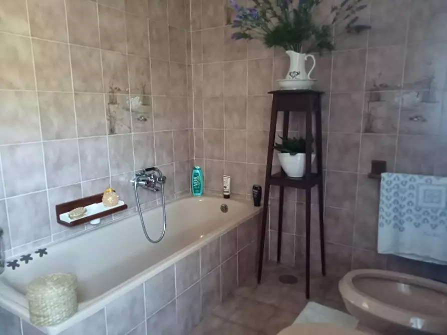 Immagine 3 di Appartamento in vendita  a Lerici