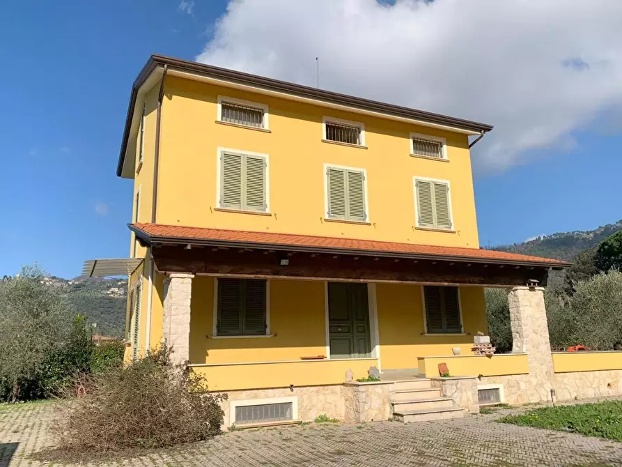 Immagine 1 di Casa indipendente in vendita  a Massarosa