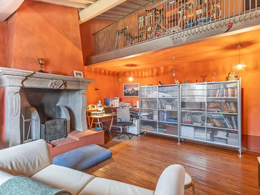 Immagine 37 di Casa colonica in vendita  a Cerreto Guidi