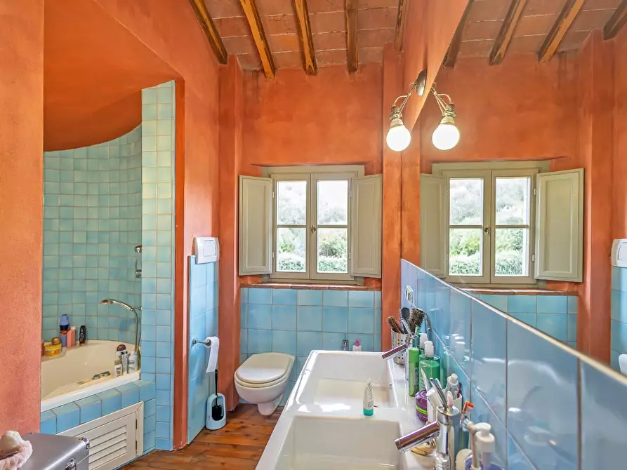 Immagine 43 di Casa colonica in vendita  a Cerreto Guidi