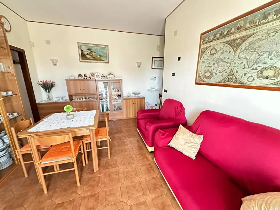 Immagine 7 di Appartamento in vendita  a Ortonovo