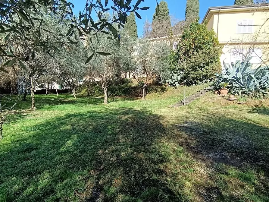 Immagine 1 di Casa semindipendente in vendita  a Carrara