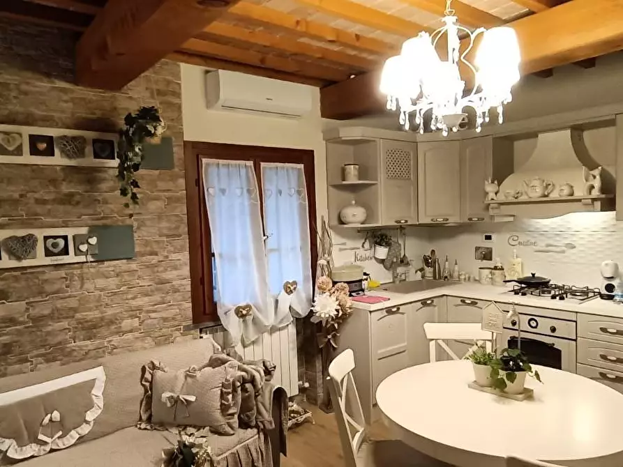 Immagine 2 di Appartamento in vendita  a San Giuliano Terme