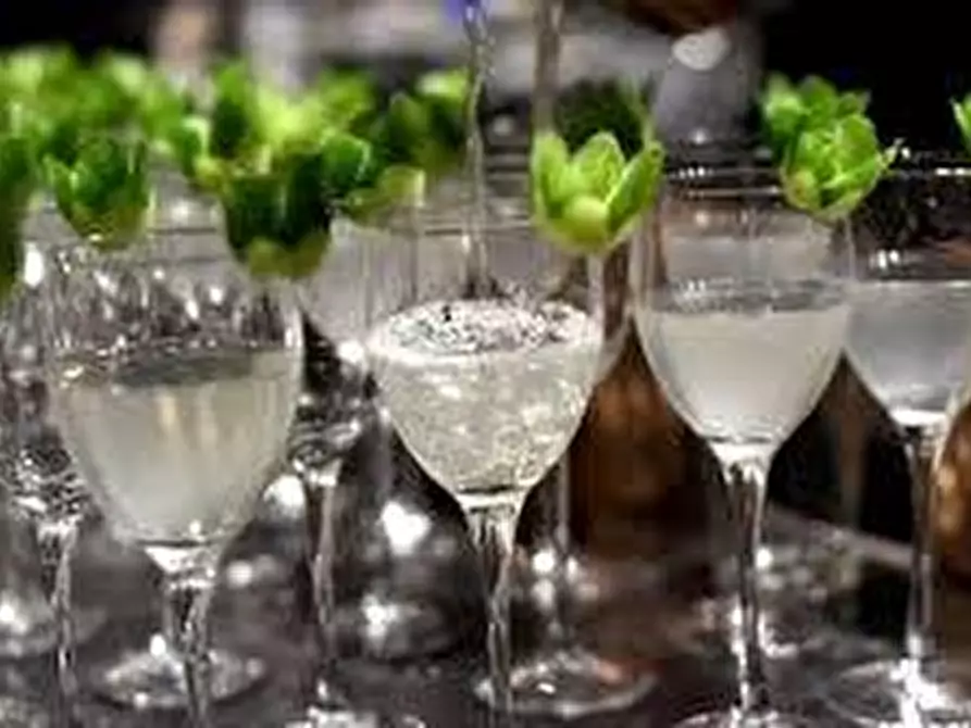 Immagine 9 di Bar / Ristorante in vendita  a Cascina