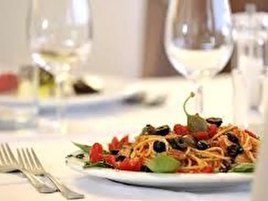 Immagine 11 di Bar / Ristorante in vendita  a Cascina