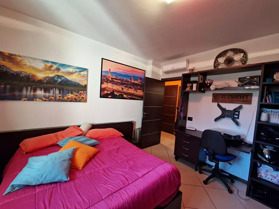 Immagine 14 di Mansarda in vendita  a Carmignano