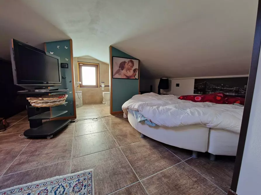 Immagine 20 di Mansarda in vendita  a Carmignano