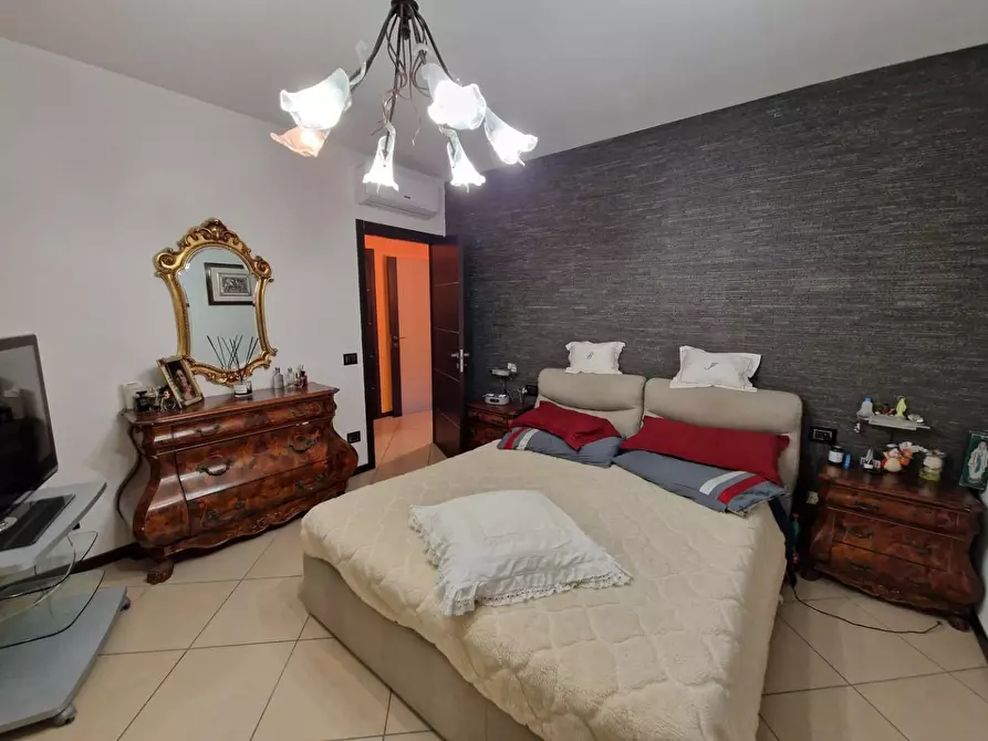 Immagine 16 di Mansarda in vendita  a Carmignano