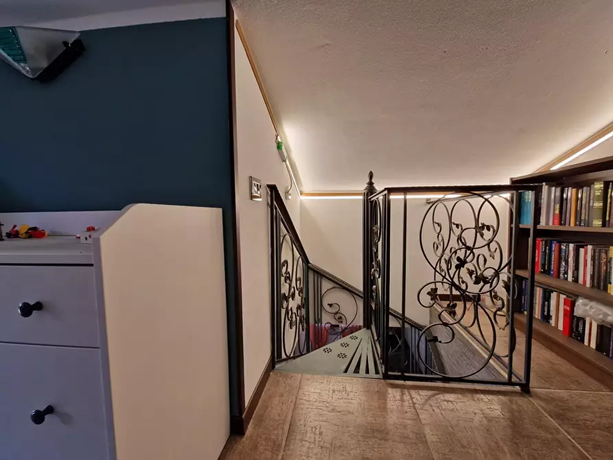 Immagine 22 di Mansarda in vendita  a Carmignano