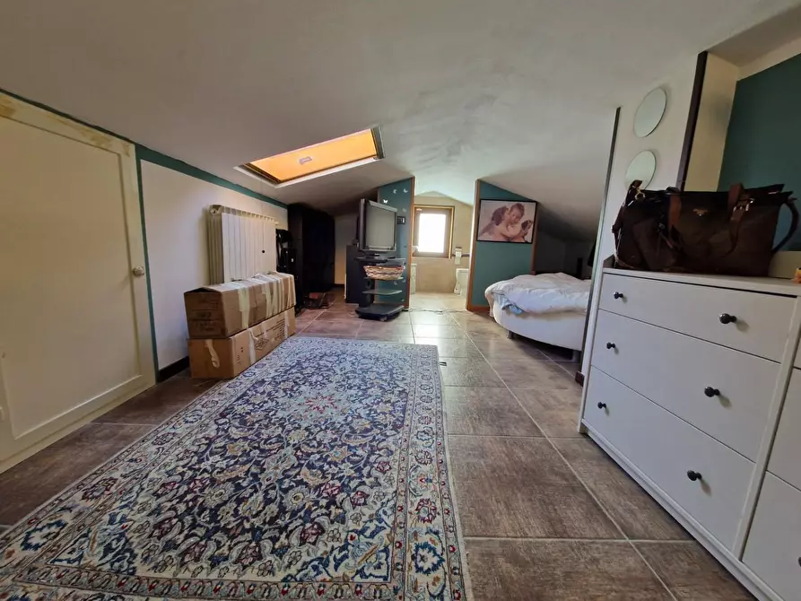 Immagine 21 di Mansarda in vendita  a Carmignano
