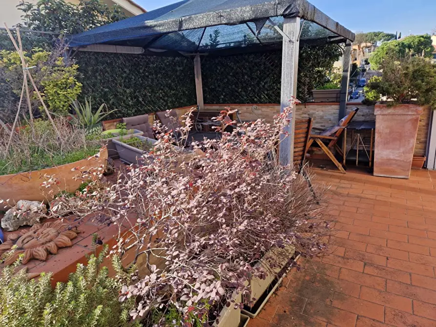 Immagine 2 di Mansarda in vendita  a Carmignano