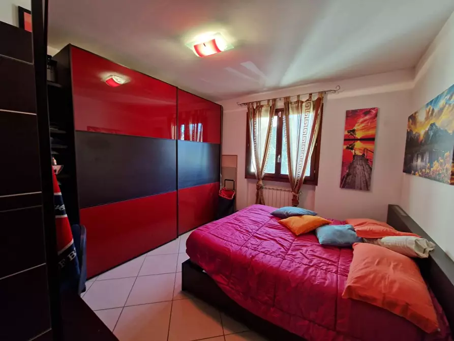 Immagine 13 di Mansarda in vendita  a Carmignano