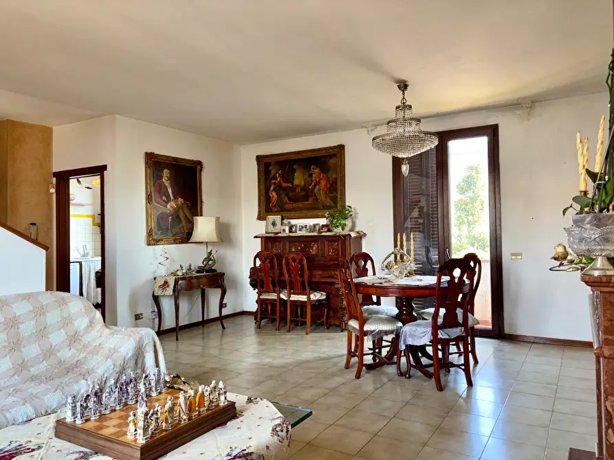 Immagine 18 di Villetta a schiera in vendita  a Calcinaia