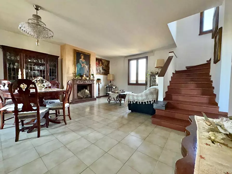 Immagine 15 di Villetta a schiera in vendita  a Calcinaia