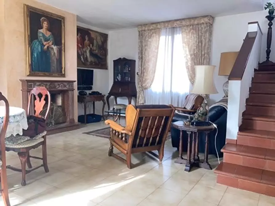 Immagine 14 di Villetta a schiera in vendita  a Calcinaia