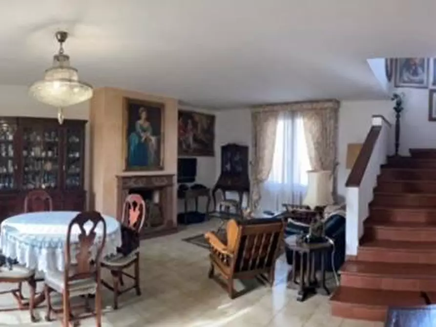 Immagine 11 di Villetta a schiera in vendita  a Calcinaia