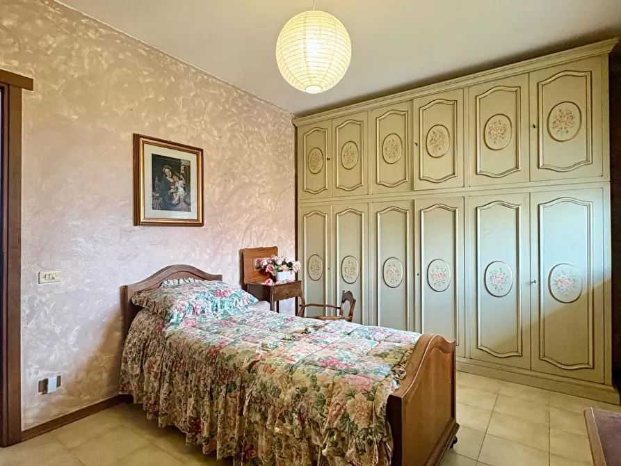 Immagine 38 di Villetta a schiera in vendita  a Calcinaia