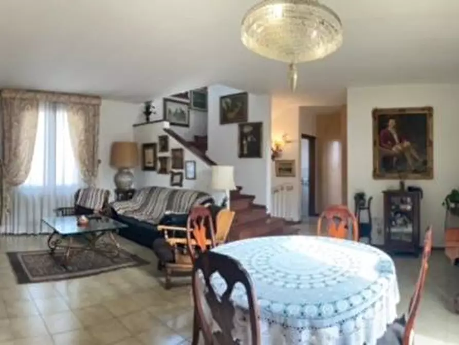 Immagine 12 di Villetta a schiera in vendita  a Calcinaia