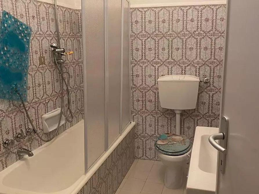 Immagine 22 di Villa in vendita  a Viareggio