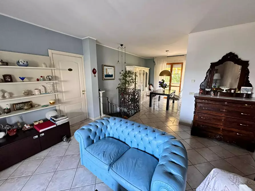 Immagine 2 di Appartamento in vendita  a Montignoso