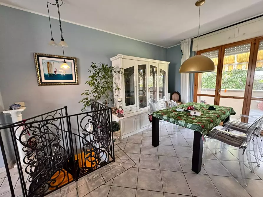 Immagine 17 di Appartamento in vendita  a Montignoso